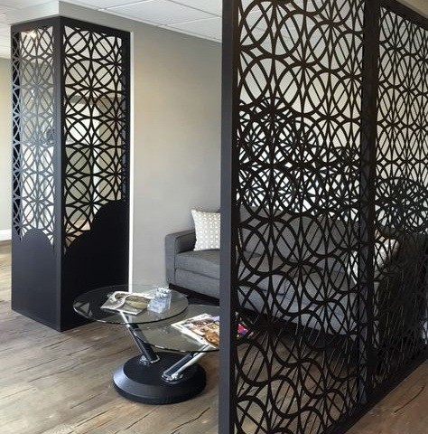 Перегородка для зонирования комнаты из метала с лазерной резкой лофт L0191