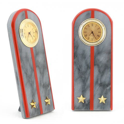  Настольные часы в гостиную "Погон лейтенант МВД" камень мрамор 003178