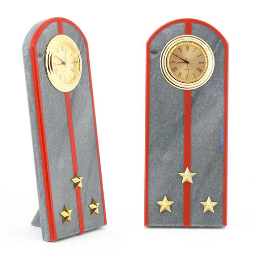  Настольные часы в гостиную "Погон старший лейтенант МВД" камень мрамор 003179