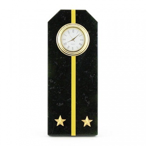  Настольные часы в гостиную "Погон лейтенант ВМФ" камень змеевик 003500