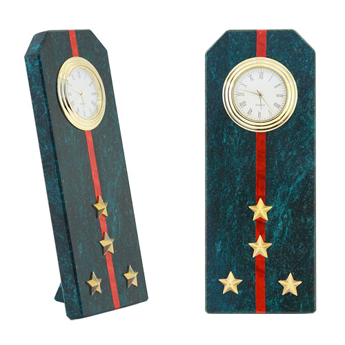  Настольные часы в гостиную "Погон капитан" камень змеевик 003165