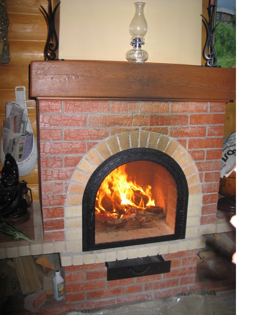 Кованая дверца для печи/камина арочная одностворчатая с огнеупорным стеклом с зольником