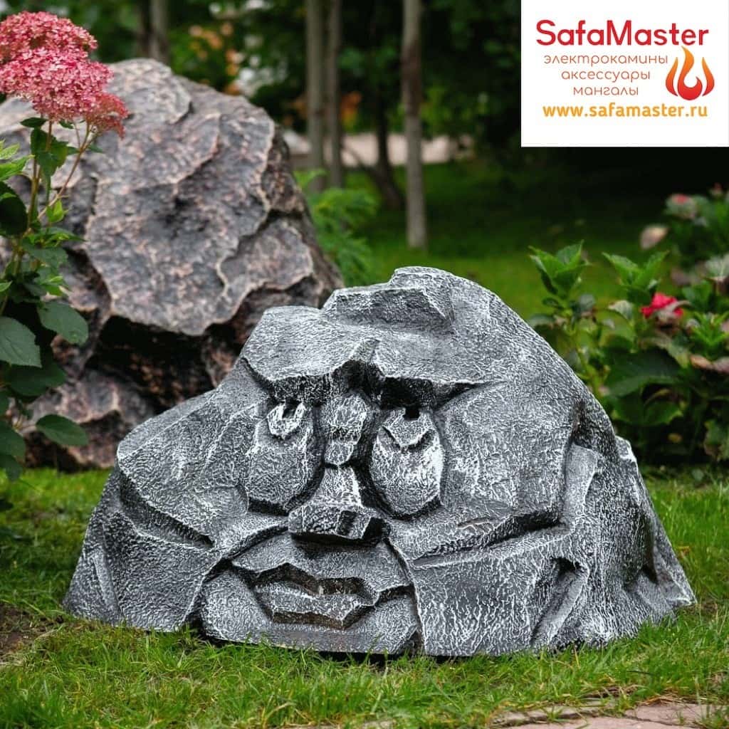 Декоративная крышка люка, септика, канализационного колодца пластиковая Камень с лицом 007447