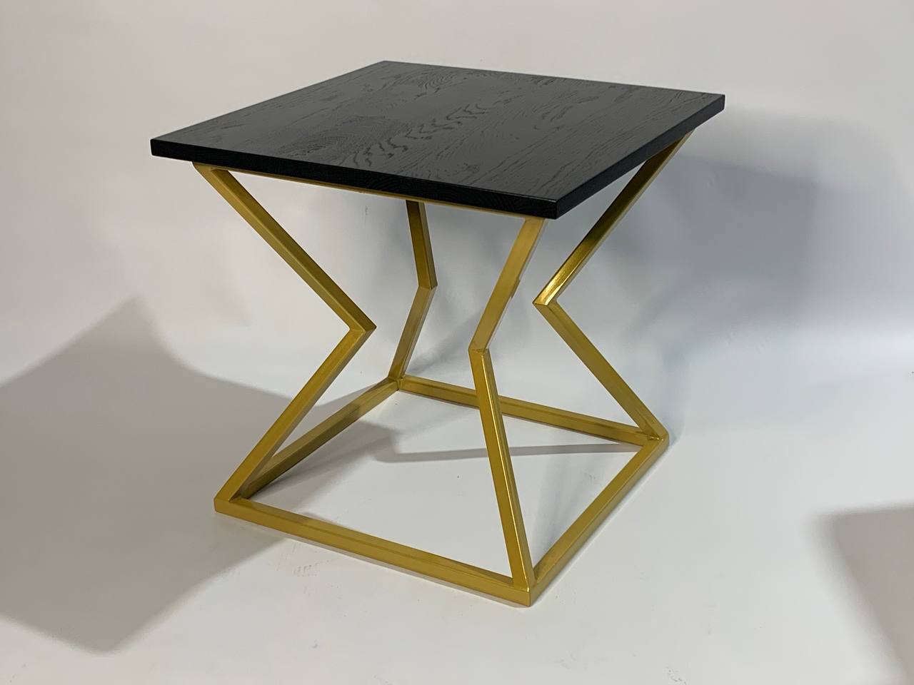 Квадратный журнальный столик лофт СТ16. Металл+ массив дуба