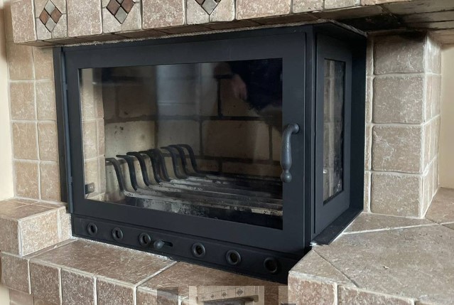 Дверца каминная/печная с термостеклом кованая нестандартной конструкции