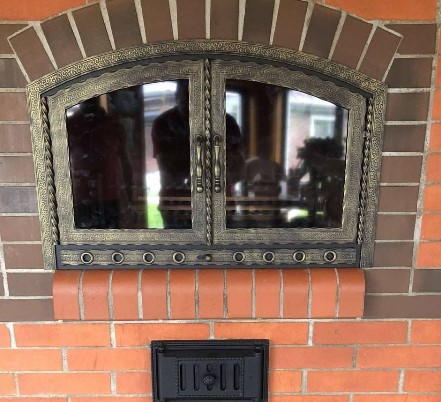 Дверца для печи/камина с термсотеклом  кованая распашная 