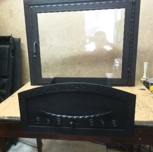 Кованая дверца для камина/печи прямая с термостеклом и ящиком для сбора пепла