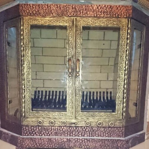 Дверца для печи/ камина с огнеупорным стеклом и колосником кованая распашная угловая 