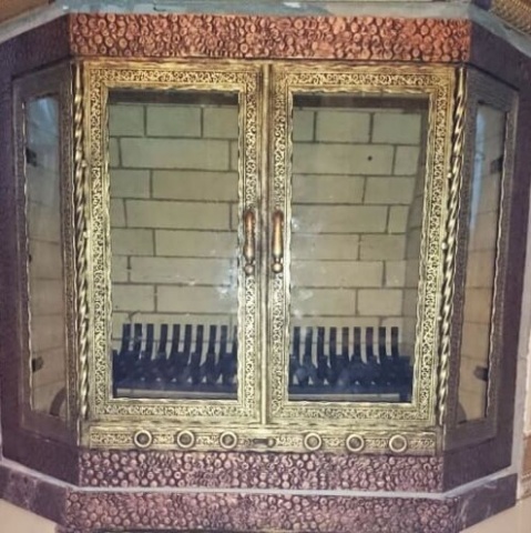 Дверца для печи/ камина с огнеупорным стеклом и колосником кованая распашная угловая 