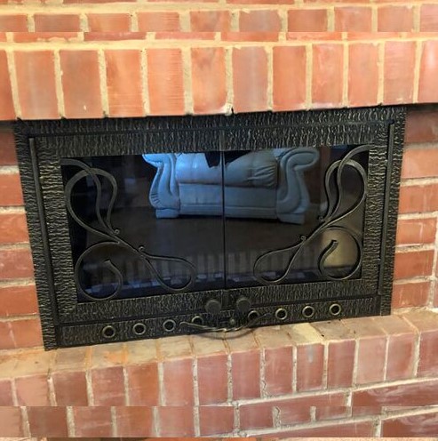 Дверца стеклянная для камина/печи двухстворчатая украшенная ковкой(с термостеклом фирмы Robax)