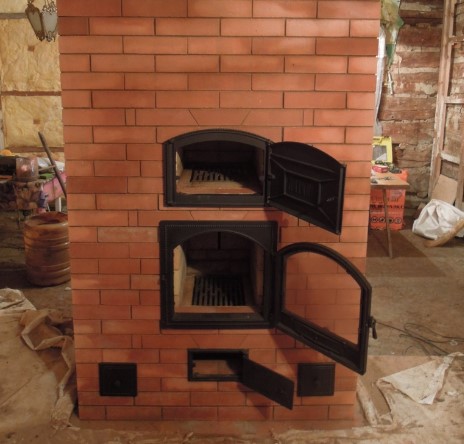 Дверца для печи(хлебной камеры) арочная со стеклом и топочная дверца кованая толстостенная