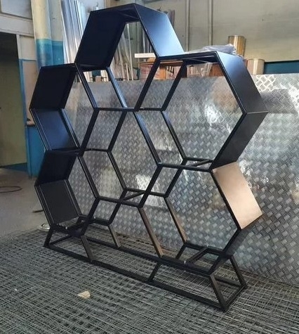 Дровница уличная для дачи, бани частного дома из металла лофт Соты