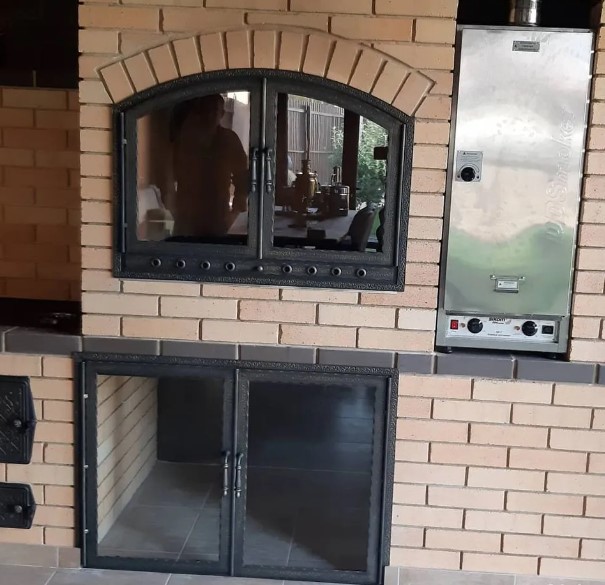 Дверца для печи/ камина с термостеклом прямая, арочная кованая