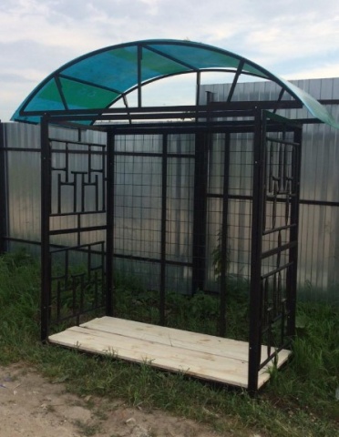 Дровница уличная из металла с крышей из поликарбоната для дачи, частного дома