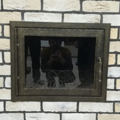 Кованая дверца для камина с огнеупорным стеклом прямая