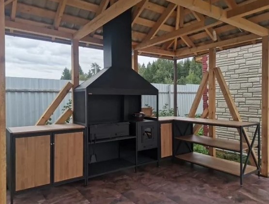 Уличная модульная летняя кухня с мангальной зоной  лофт, облицовка дерево