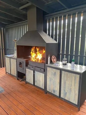 Модульная мангальная зона лофт с из металла с деревом для дачи, дома (мангальный комплекс 26)