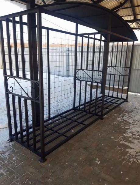 Дровница уличная  из металлопрофиля с крышей из металла Safamaster 90