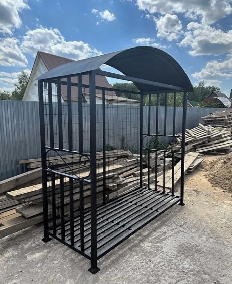 Большой дровник для дачи уличный из металлопрофиля с крышей из металла «SafaMaster 99»