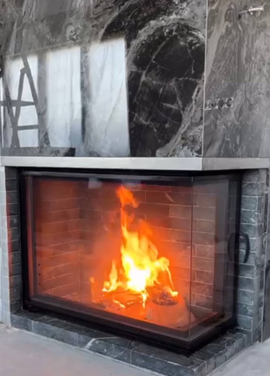 Каминная угловая дверка   стеклокерамика «Robax» Германия 